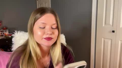 cassie online show from February 13, 11:50 pm