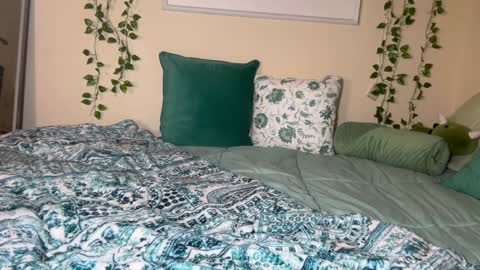 cassie online show from December 14, 2:22 am