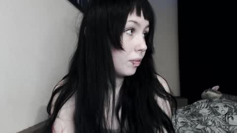 iiiiiiis online show from November 14, 5:24 pm