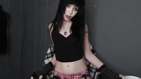 iiiiiiis online show from June 16, 9:16 pm