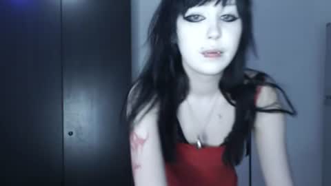 iiiiiiis online show from July 18, 3:25 pm