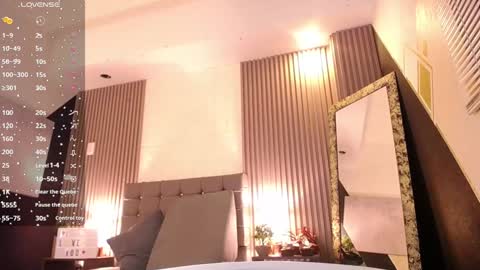 Snapshot of iisabella_smith_ chatting on December 7, 2:46 pm Isa online show from December 7, 2:46 pm