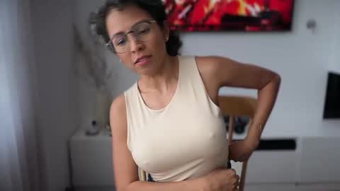 Kloe online show from April 7, 7:38 pm