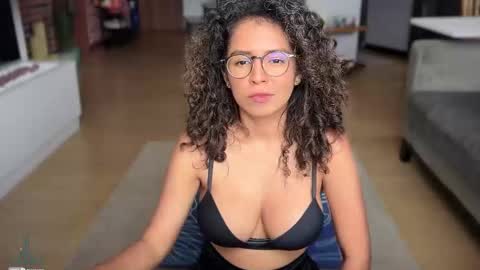 Kloe online show from January 28, 7:10 pm