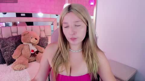 Snapshot of im__angelica chatting on September 25, 1:54 pm Ange online show from September 25, 1:54 pm