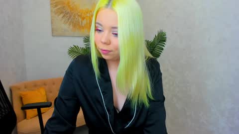 Snapshot of im__youre_sunshine chatting on January 22, 8:17 pm Roxy online show from January 22, 8:17 pm