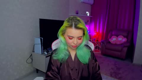 Roxy online show from November 12, 6:39 pm