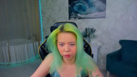 Snapshot of im__youre_sunshine chatting on October 5, 7:19 pm Roxy online show from October 5, 7:19 pm