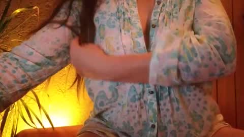 Lola online show from November 9, 6:31 am