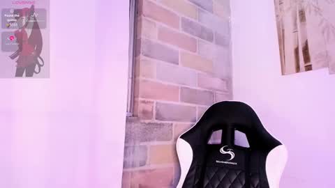 Snapshot of im_scarlet2 chatting on October 16, 12:57 am Scarlet online show from October 16, 12:57 am