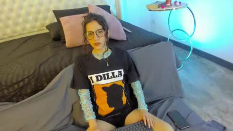 Snapshot of im_sophi1 chatting on October 15, 4:59 am SOPHI online show from October 15, 4:59 am