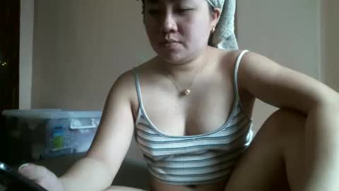 Snapshot of im_your_secret chatting on December 17, 3:50 am im_your_secret online show from December 17, 3:50 am