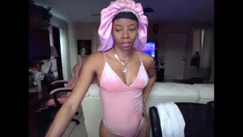 Snapshot of iman_love chatting on February 19, 9:58 pm iman_love online show from February 19, 9:58 pm