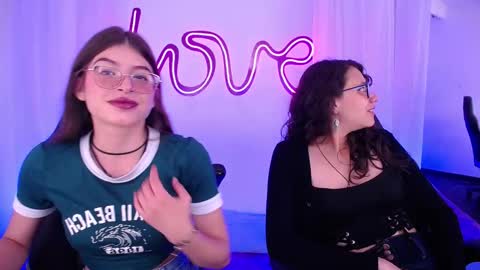 Snapshot of imchloe_ chatting on October 10, 9:20 pm Chloe online show from October 10, 9:20 pm