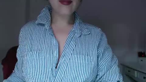 Snapshot of immouss chatting on February 25, 10:31 pm Pola online show from February 25, 10:31 pm