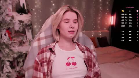 Mia online show from December 21, 10:30 am