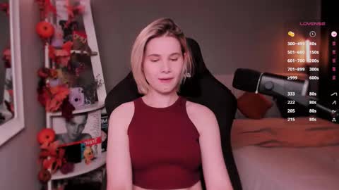 Mia online show from November 8, 8:52 am