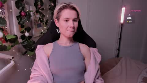 Mia online show from January 8, 5:15 pm