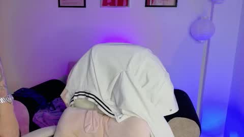 Sienna online show from March 3, 11:33 pm