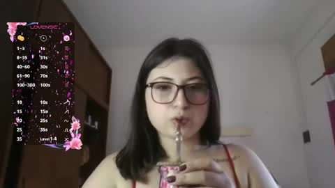 Snapshot of imsohornydacom chatting on December 14, 6:52 pm Florencia online show from December 14, 6:52 pm