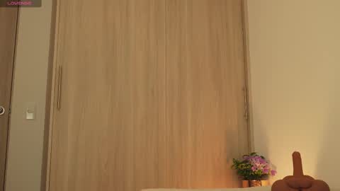 Snapshot of imvickyrachell_ chatting on October 13, 3:04 pm imvickyrachell_ online show from October 13, 3:04 pm
