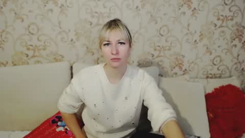 Snapshot of incredible_ariela chatting on January 2, 11:20 am incredible_ariela online show from January 2, 11:20 am