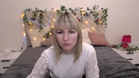 Snapshot of incredible_ariela chatting on March 8, 11:45 am incredible_ariela online show from March 8, 11:45 am