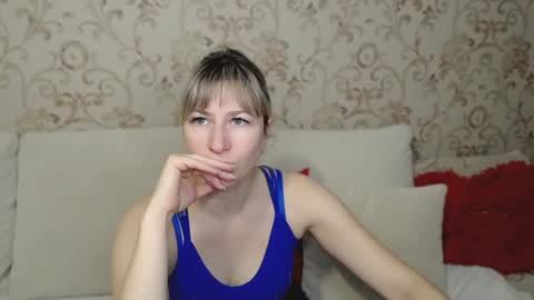 Snapshot of incredible_ariela chatting on December 25, 8:07 am incredible_ariela online show from December 25, 8:07 am