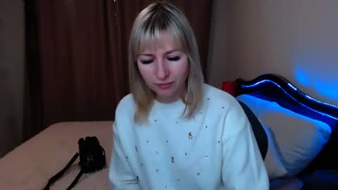 Snapshot of incredible_ariela chatting on January 8, 9:32 am incredible_ariela online show from January 8, 9:32 am