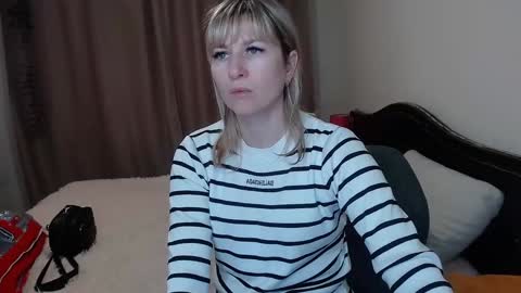 Snapshot of incredible_ariela chatting on February 2, 10:24 am incredible_ariela online show from February 2, 10:24 am
