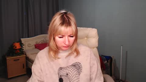 Snapshot of incredible_ariela chatting on January 14, 8:41 am incredible_ariela online show from January 14, 8:41 am