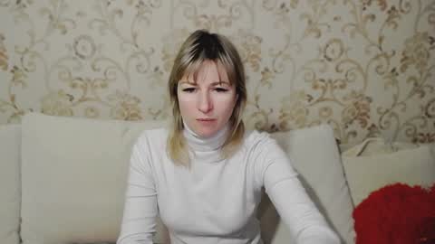 Snapshot of incredible_ariela chatting on December 17, 10:23 am incredible_ariela online show from December 17, 10:23 am