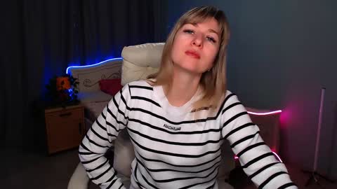 Snapshot of incredible_ariela chatting on December 20, 10:27 am incredible_ariela online show from December 20, 10:27 am