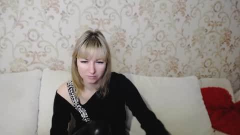 Snapshot of incredible_ariela chatting on January 28, 10:02 am incredible_ariela online show from January 28, 10:02 am