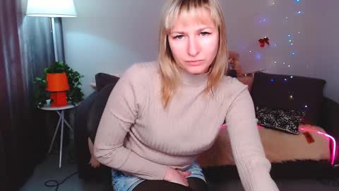 Snapshot of incredible_ariela chatting on February 26, 9:12 am incredible_ariela online show from February 26, 9:12 am