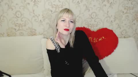 Snapshot of incredible_ariela chatting on January 3, 10:31 am incredible_ariela online show from January 3, 10:31 am