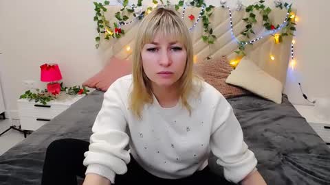 Snapshot of incredible_ariela chatting on March 6, 10:41 am incredible_ariela online show from March 6, 10:41 am