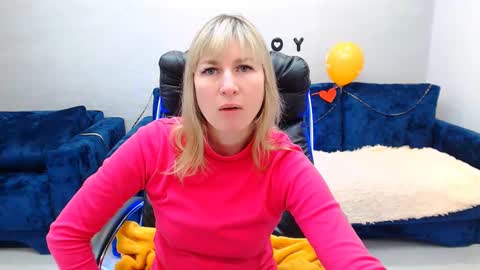 Snapshot of incredible_ariela chatting on February 22, 10:51 am incredible_ariela online show from February 22, 10:51 am