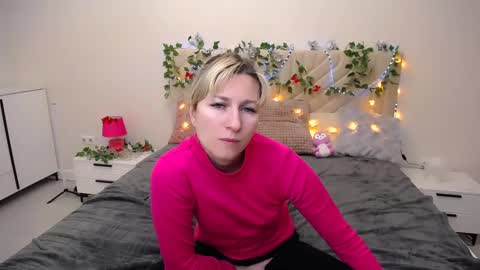 Snapshot of incredible_ariela chatting on February 21, 9:45 am incredible_ariela online show from February 21, 9:45 am