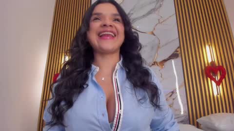 Indi Catalina online show from April 10, 3:18 pm