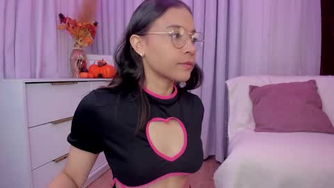 Snapshot of indiancutie_ chatting on October 20, 2:42 pm MIA online show from October 20, 2:42 pm
