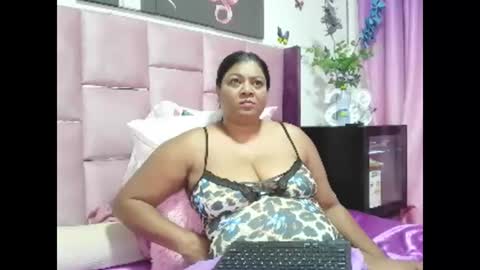 Snapshot of indiandelia chatting on February 23, 3:07 am indiandelia online show from February 23, 3:07 am
