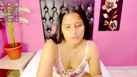 PARADISEQUEEN online show from February 3, 7:02 am