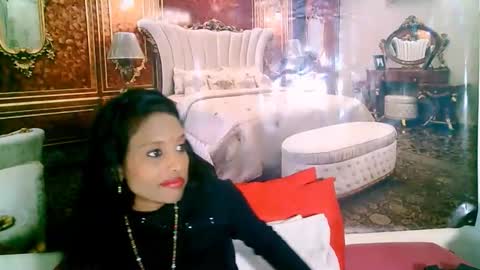 Snapshot of indianlovebug chatting on October 6, 5:02 am Leah online show from October 6, 5:02 am