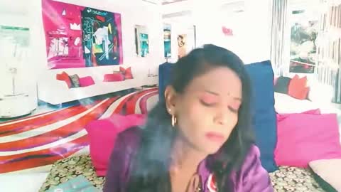 Snapshot of indianlovebug chatting on September 14, 6:06 pm Leah online show from September 14, 6:06 pm