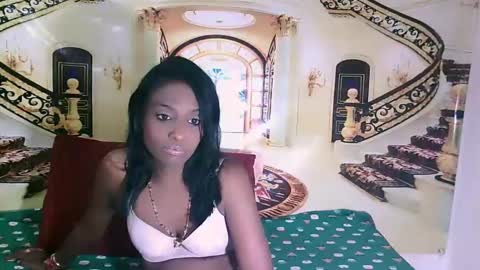 Snapshot of indianlovebug chatting on December 23, 5:00 pm Leah online show from December 23, 5:00 pm