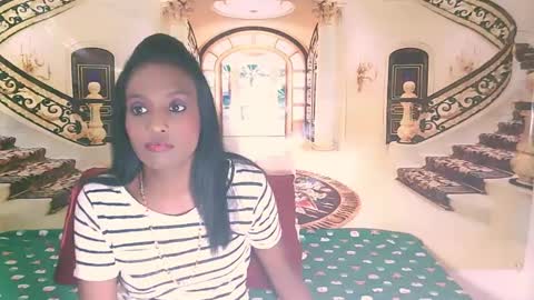 Snapshot of indianlovebug chatting on December 28, 5:14 pm Leah online show from December 28, 5:14 pm