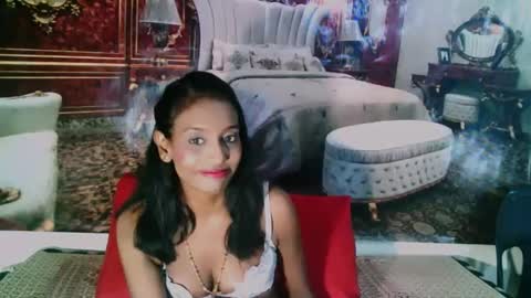 Snapshot of indianlovebug chatting on January 8, 5:48 pm Leah online show from January 8, 5:48 pm