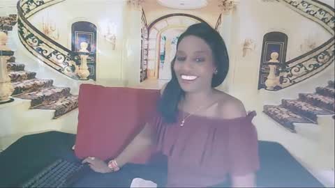 Snapshot of indianlovebug chatting on December 9, 4:37 pm Leah online show from December 9, 4:37 pm