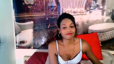 Snapshot of indianlovebug chatting on October 14, 6:49 am Leah online show from October 14, 6:49 am